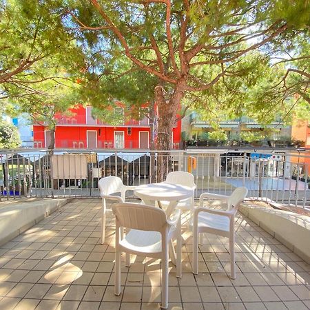 Appartamenti Adriana Carraro Immobiliare - Family Apartments Лидо ди Йезоло Екстериор снимка