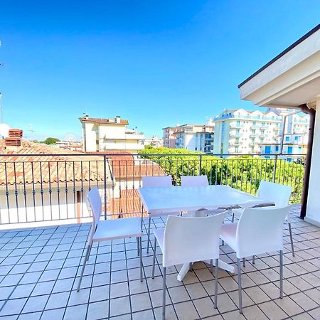 Appartamenti Adriana Carraro Immobiliare - Family Apartments Лидо ди Йезоло Екстериор снимка