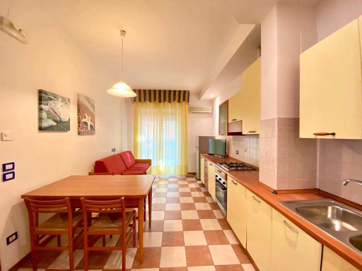 Appartamenti Adriana Carraro Immobiliare - Family Apartments Лидо ди Йезоло Екстериор снимка