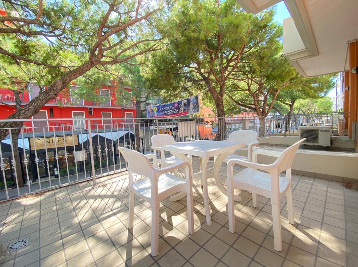 Appartamenti Adriana Carraro Immobiliare - Family Apartments Лидо ди Йезоло Екстериор снимка