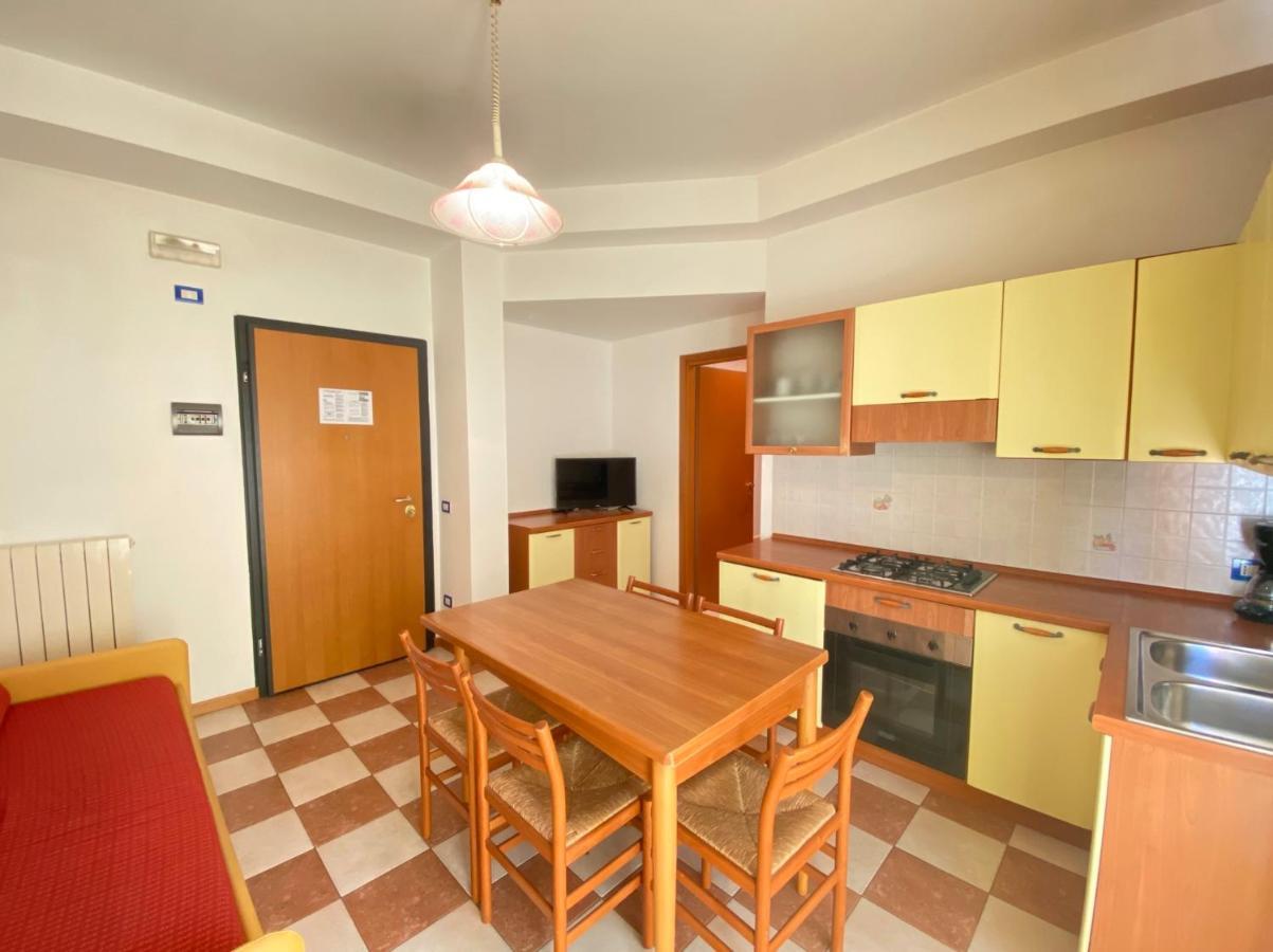 Appartamenti Adriana Carraro Immobiliare - Family Apartments Лидо ди Йезоло Екстериор снимка