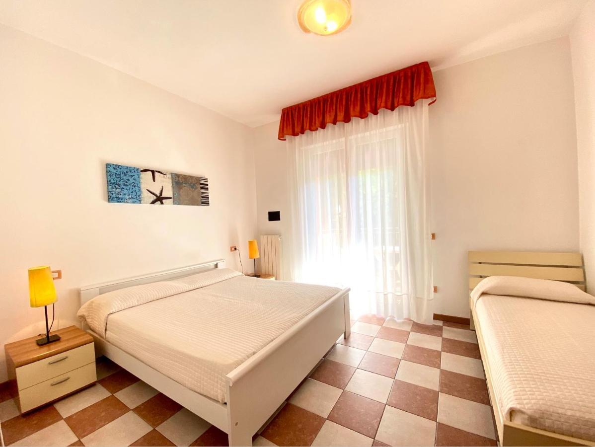 Appartamenti Adriana Carraro Immobiliare - Family Apartments Лидо ди Йезоло Екстериор снимка