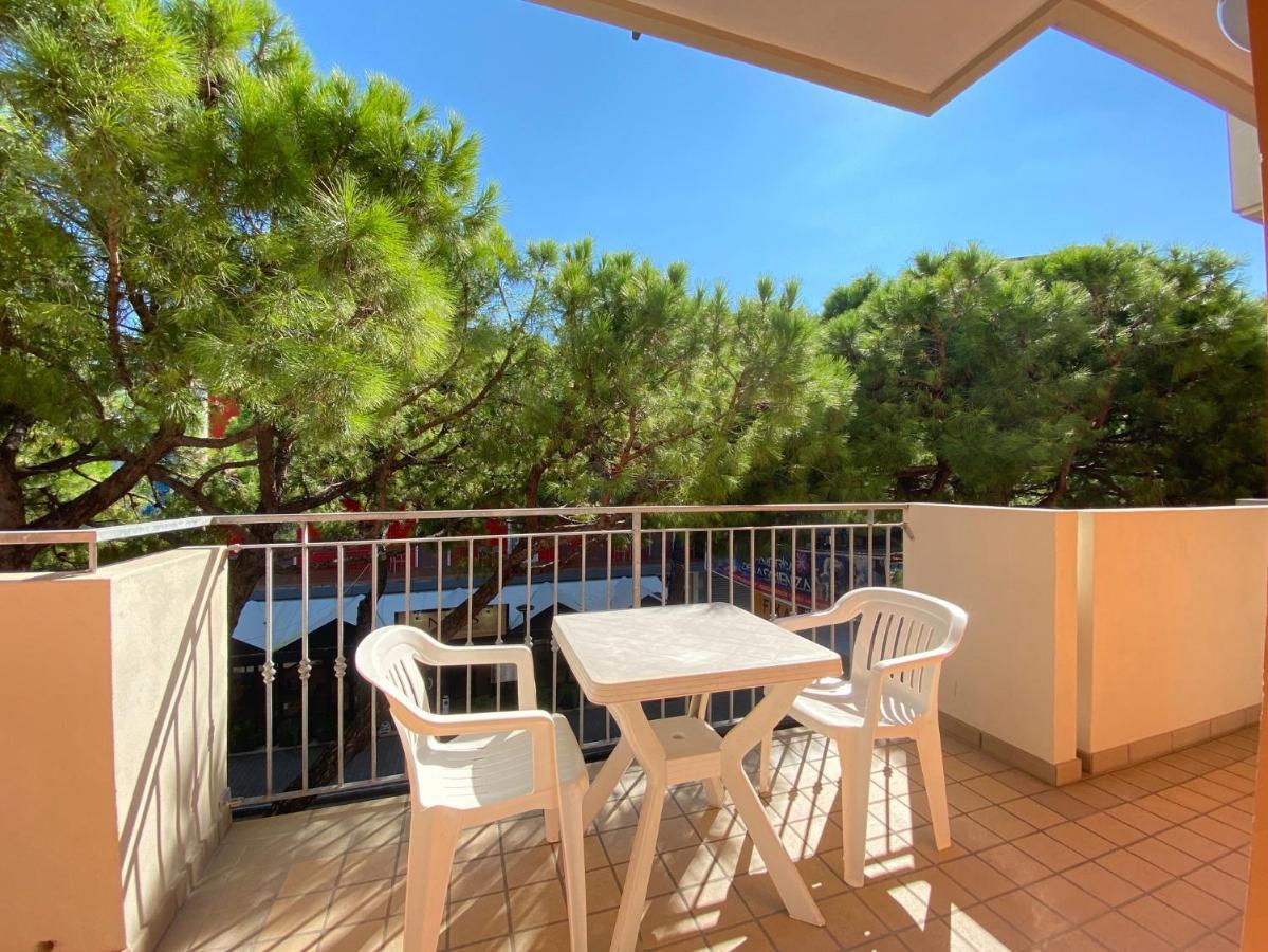 Appartamenti Adriana Carraro Immobiliare - Family Apartments Лидо ди Йезоло Екстериор снимка