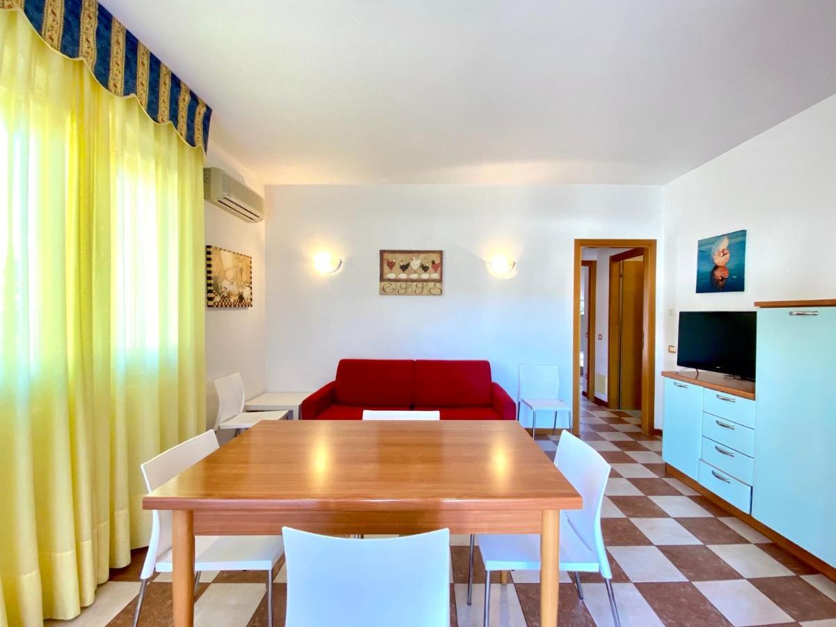 Appartamenti Adriana Carraro Immobiliare - Family Apartments Лидо ди Йезоло Екстериор снимка