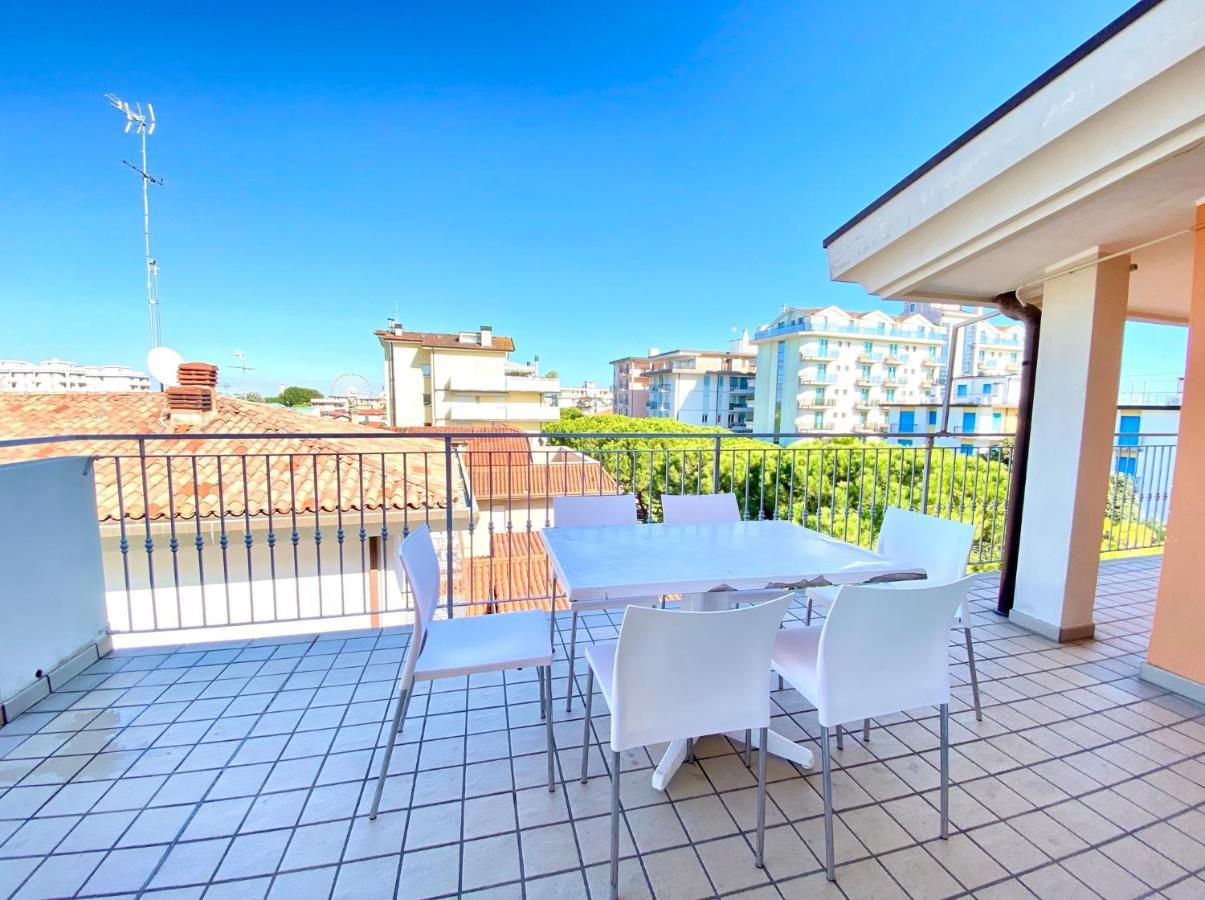 Appartamenti Adriana Carraro Immobiliare - Family Apartments Лидо ди Йезоло Екстериор снимка
